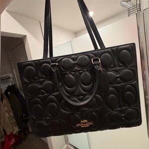 Maggie Tote Bag In Signature Leather